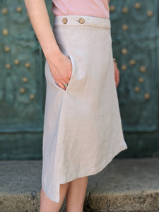 Medium long skirt